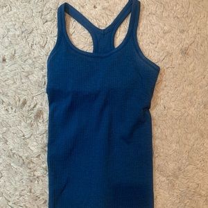 Lululemon tank size 6